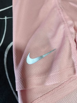 Camiseta deportiva Nike rosa talla XS