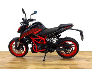 KTM 125  Duke (modelo actual) 2023