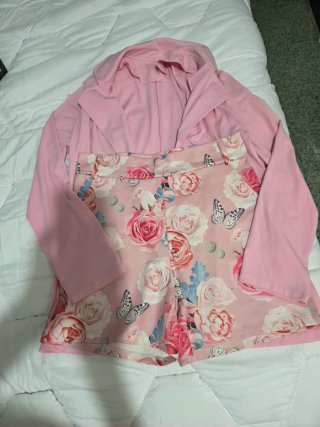 Conjunto blazer y shorts floral rosa