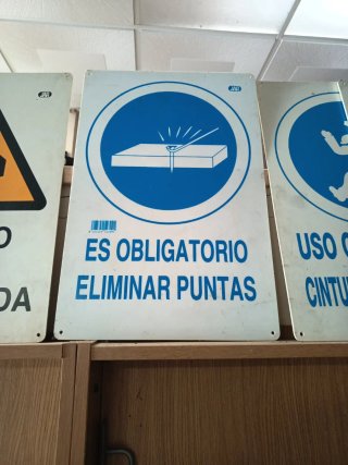 Cartel Peligro Carga Suspendida