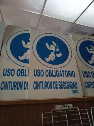 Cartel Peligro Carga Suspendida