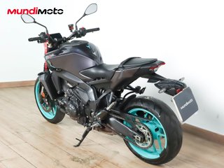 YAMAHA MT 09