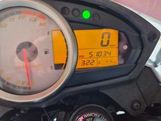 Kawasaki Z750 Naked Blanca y Negra