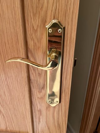7 Puertas de madera marrones