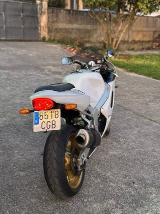 Suzuki GSXR 600 K3 Blanca