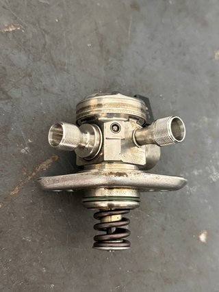 Bomba de alta 166303162R