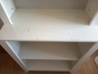 Estantería blanca de madera