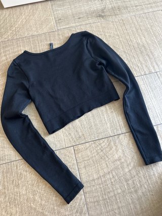 Top crop Stradivarius negro talla S