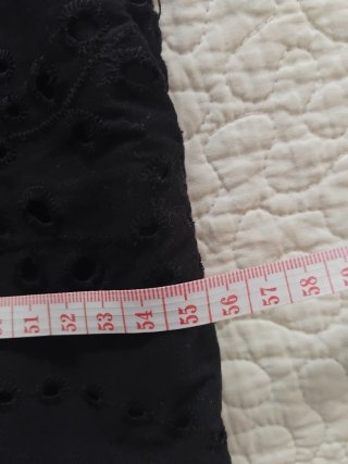 Pantalón negro Zara bordado