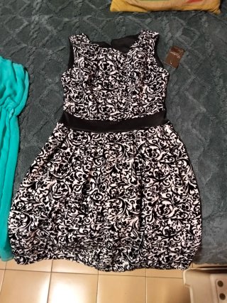 Vestidos 1 con etiqueta y otro 1 uso