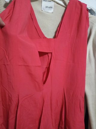 Vestido color rosa-teja con encaje blanco