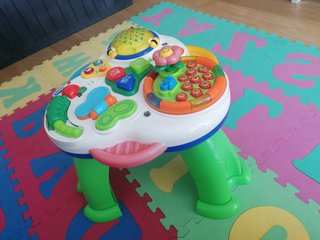 Mesa de actividades musical para bebés Chicco