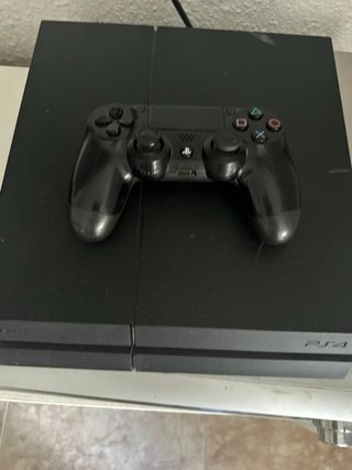 PS4 (PlayStation 4) Negra + Mando