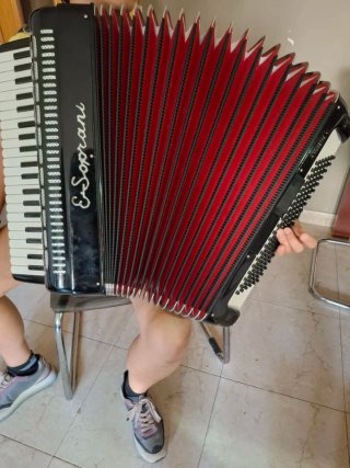 Acordeón E Soprani 120 Bajos