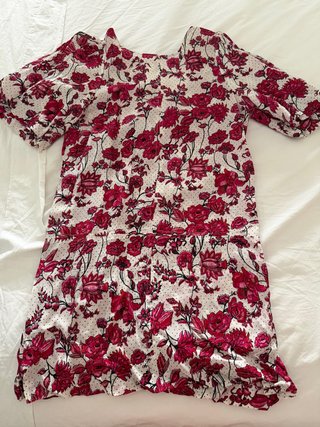 Vestido estampado floral rosa y blanco