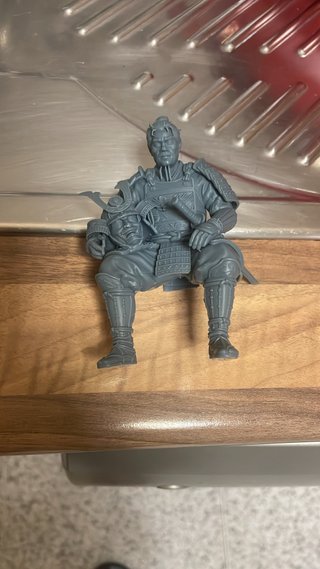 Figura guerrero samurái sentado Fernando