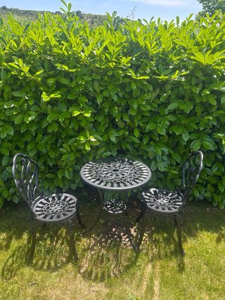 Mesa y 2 sillas de jardín  Nuevo