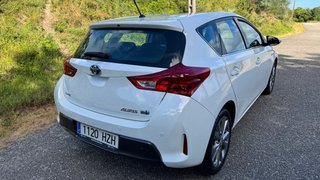 Toyota Auris Hybrid Lounge 2014