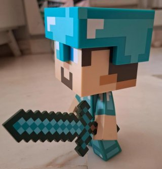Espada y muñeco Minecraft