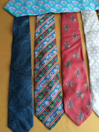 Corbatas Emporio Armani, Giorgio Armani, Gucci,