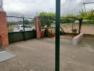 Terreno con casa de campo