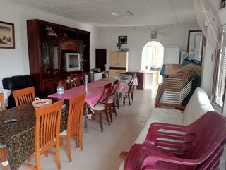 Terreno con casa de campo