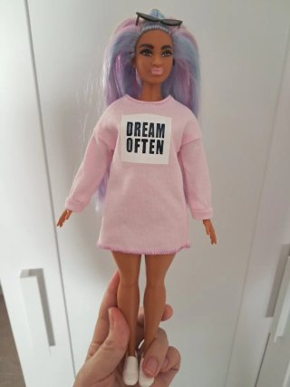 Barbie Fashionista Curvy Completa