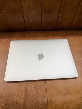 MacBook Pro, 13", 2016, Touch Bar, Plata