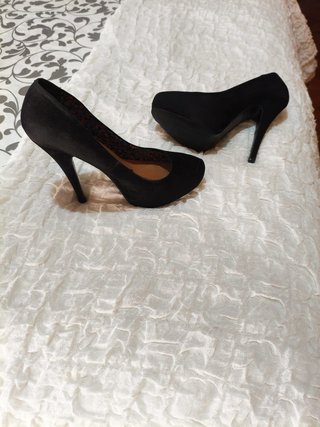 Zapatos de tacón negros