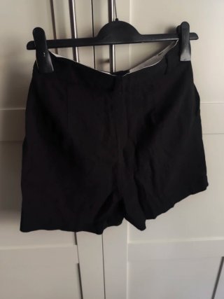 Shorts Stradivarius negros talla 34