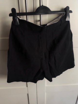 Shorts Stradivarius negros talla 34