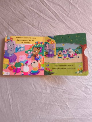 Libro infantil Osito Tito Un día en el cole