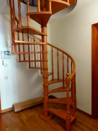 Escalera de caracol madera