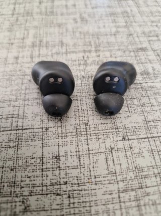 Auriculares Inalámbricos Negros y Plateados