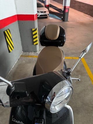 Vespa Primavera 125cc Negra