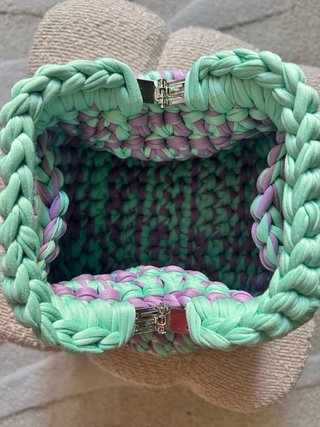 Borsa clutch fatta a mano verde e viola