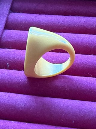 Anillo Corazón Amarillo Grande