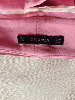 Pantalones traje rosa Zara