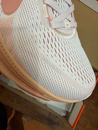 Nike Vomero 18 bege/rosa