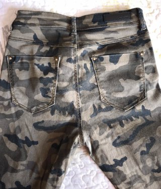 Pantalón pitillo Stradivarius, Talla 36