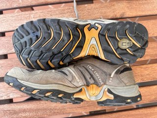 Zapatillas trekking Quechua beige/gris