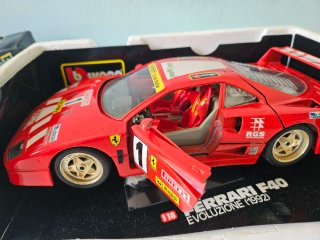 Ferrari F40 Evoluzione (1992) Bburago 1:18