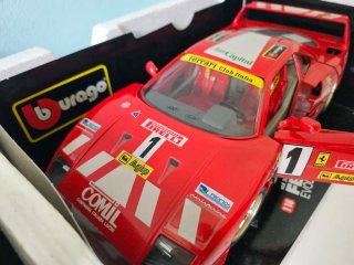 Ferrari F40 Evoluzione (1992) Bburago 1:18