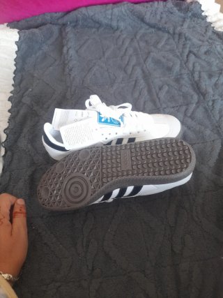 Adidas Bambas Blancas y Negras  talla 39