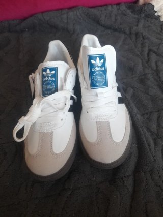 Adidas Bambas Blancas y Negras  talla 39