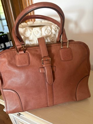 Bolso de mano de cuero marrón Guess Sansonite Kipl