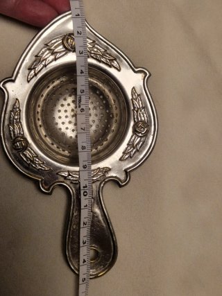 Antiguo colador para té hecho en Argentina
