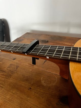 Guitarra + Mochila + Puente + Maraca de pie + Púas