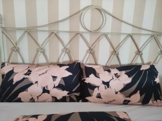 Tres fundas de cojín con estampado floral