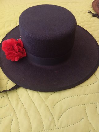 Sombrero Cordobés Mujer Negro con Flor Roja